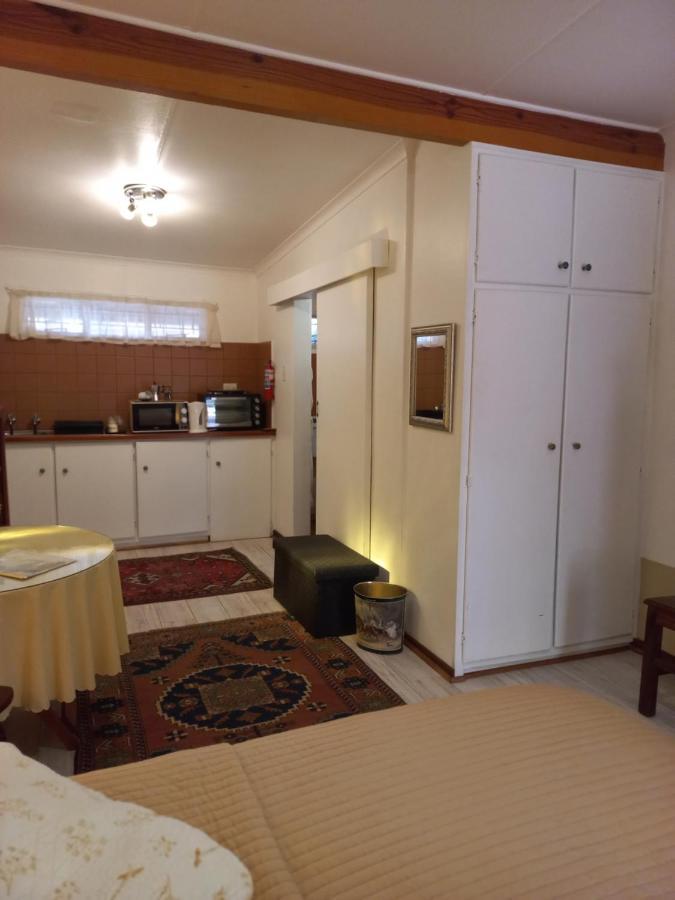 A La Fugue Hotel Upington Bagian luar foto