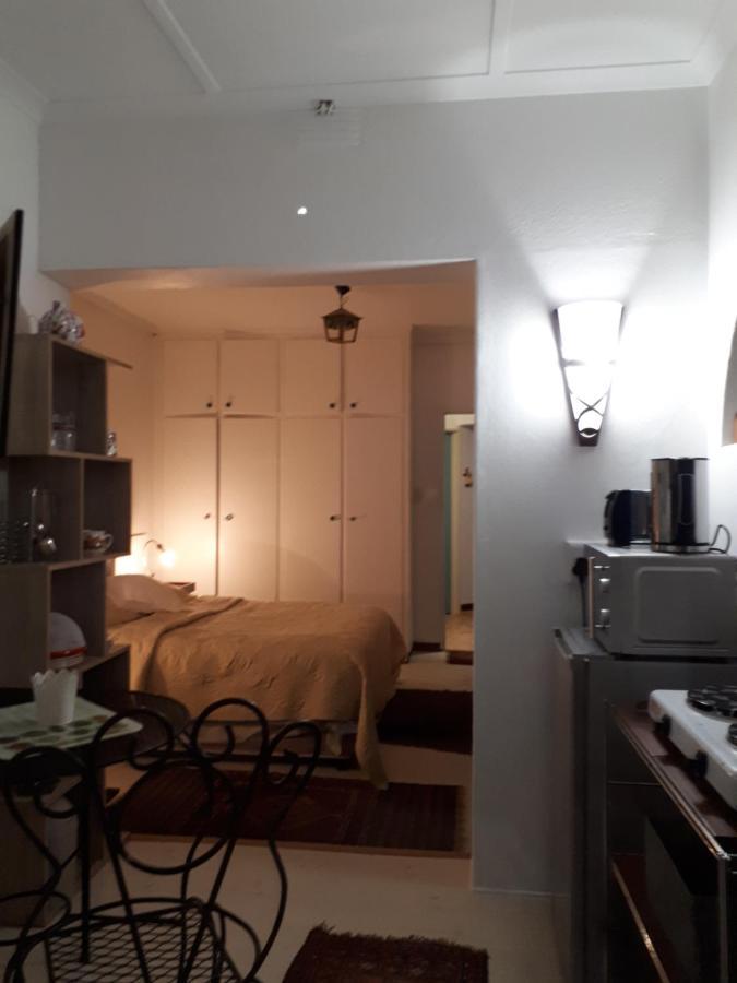 A La Fugue Hotel Upington Bagian luar foto
