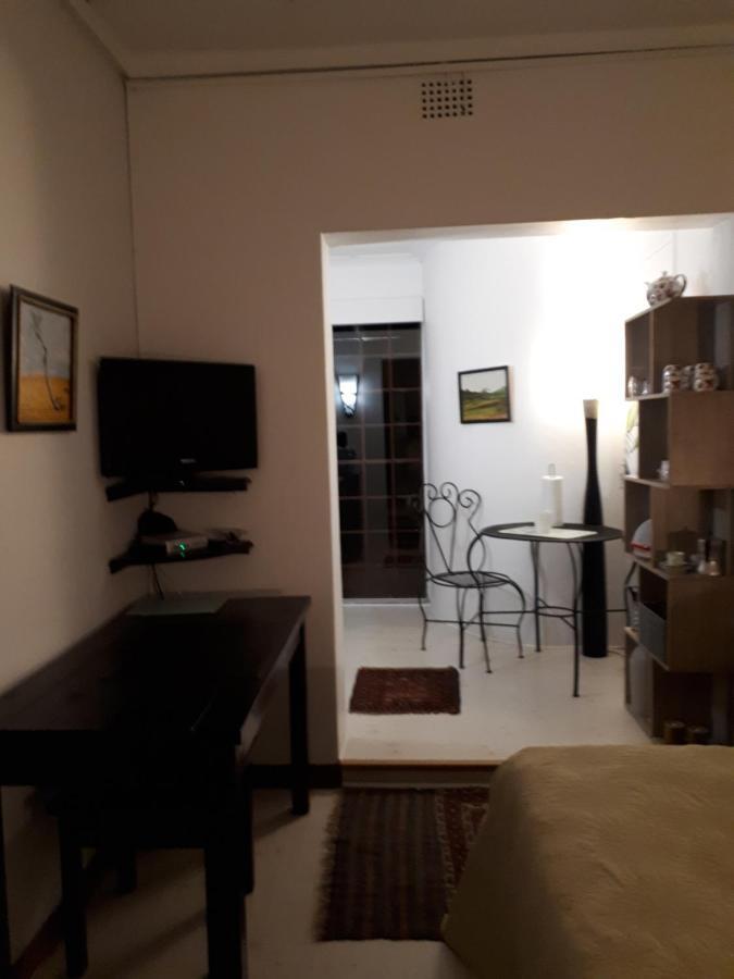 A La Fugue Hotel Upington Bagian luar foto