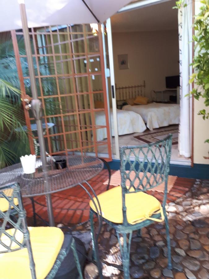 A La Fugue Hotel Upington Bagian luar foto