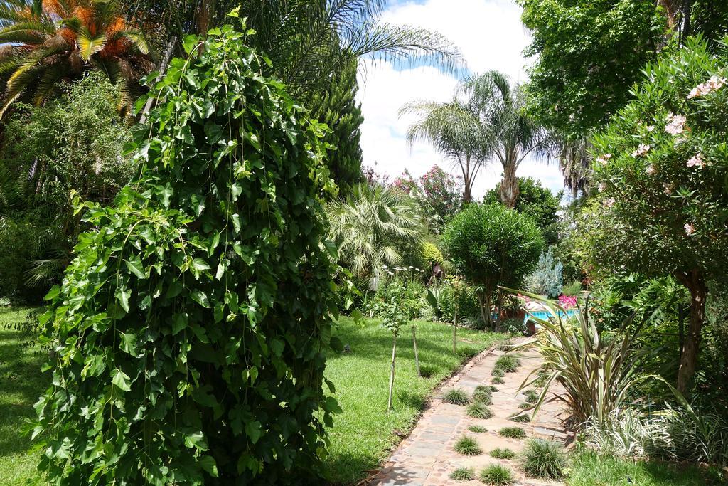 A La Fugue Hotel Upington Bagian luar foto