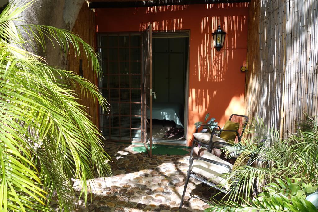 A La Fugue Hotel Upington Bagian luar foto