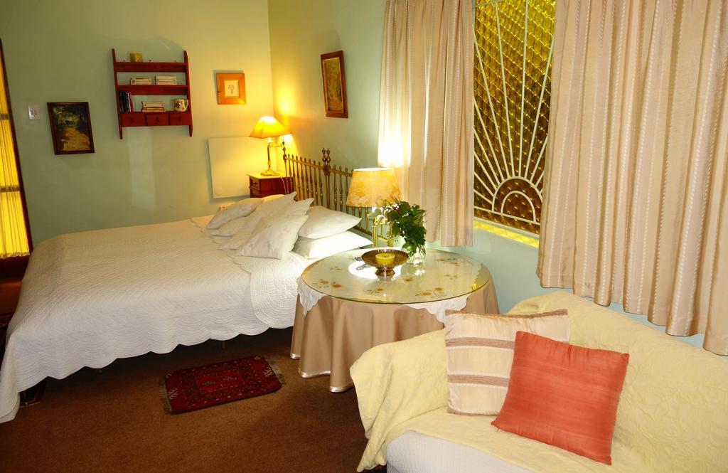 A La Fugue Hotel Upington Bagian luar foto